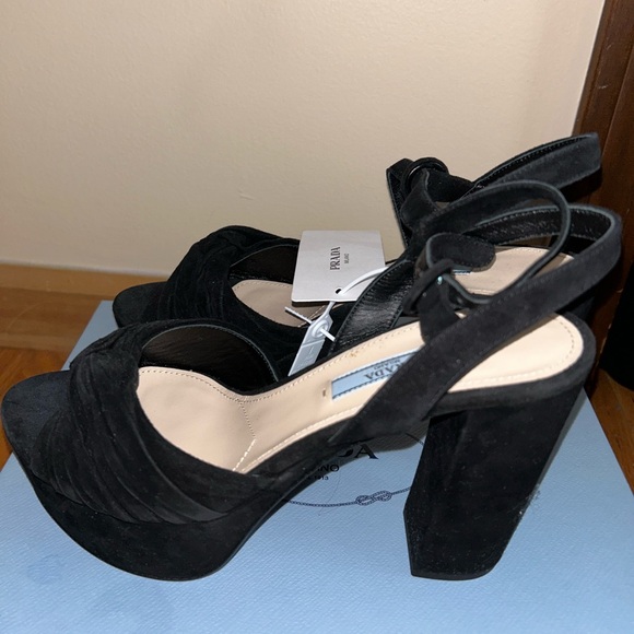 Black Prada suede platform pumps - Picture 3 of 5